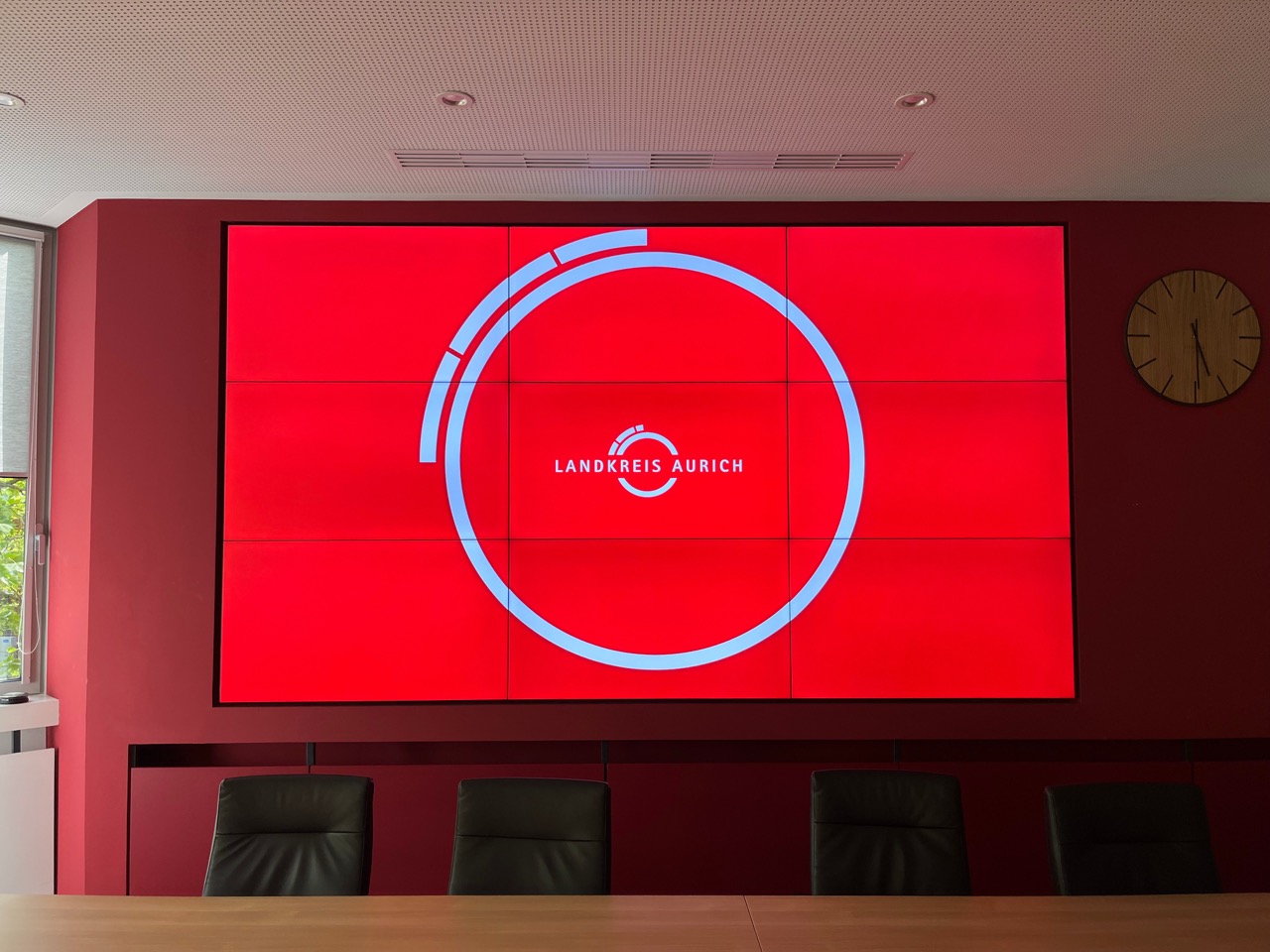 9-Display Videowall im Landkreis Aurich