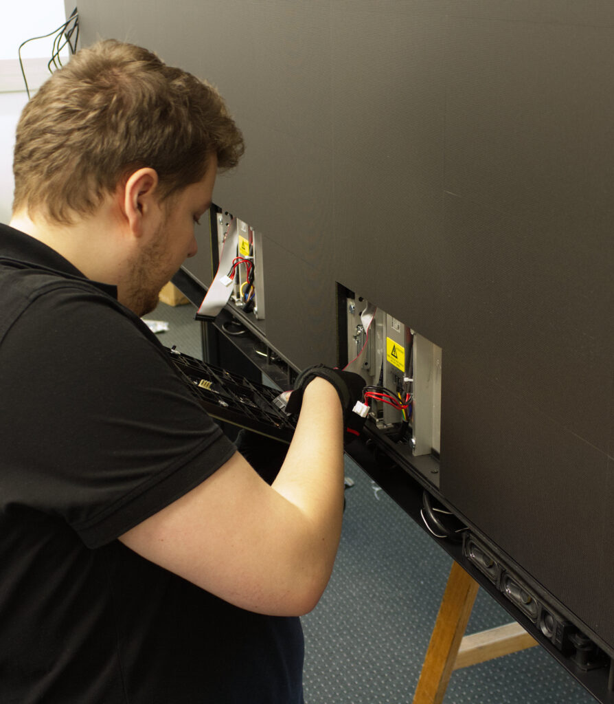Kontrolle eines Panels einer modularen LED-Wall